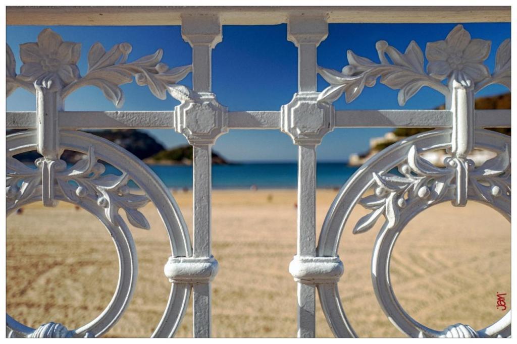 2 Pieces Au Centre De Hendaye-plage *